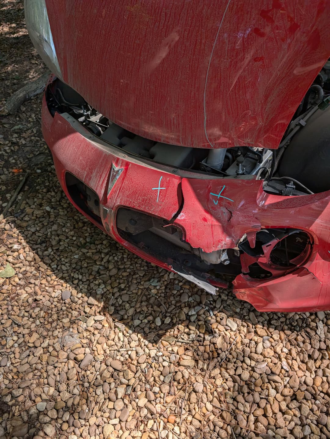 Pontiac Solstice, initial damage view 2.