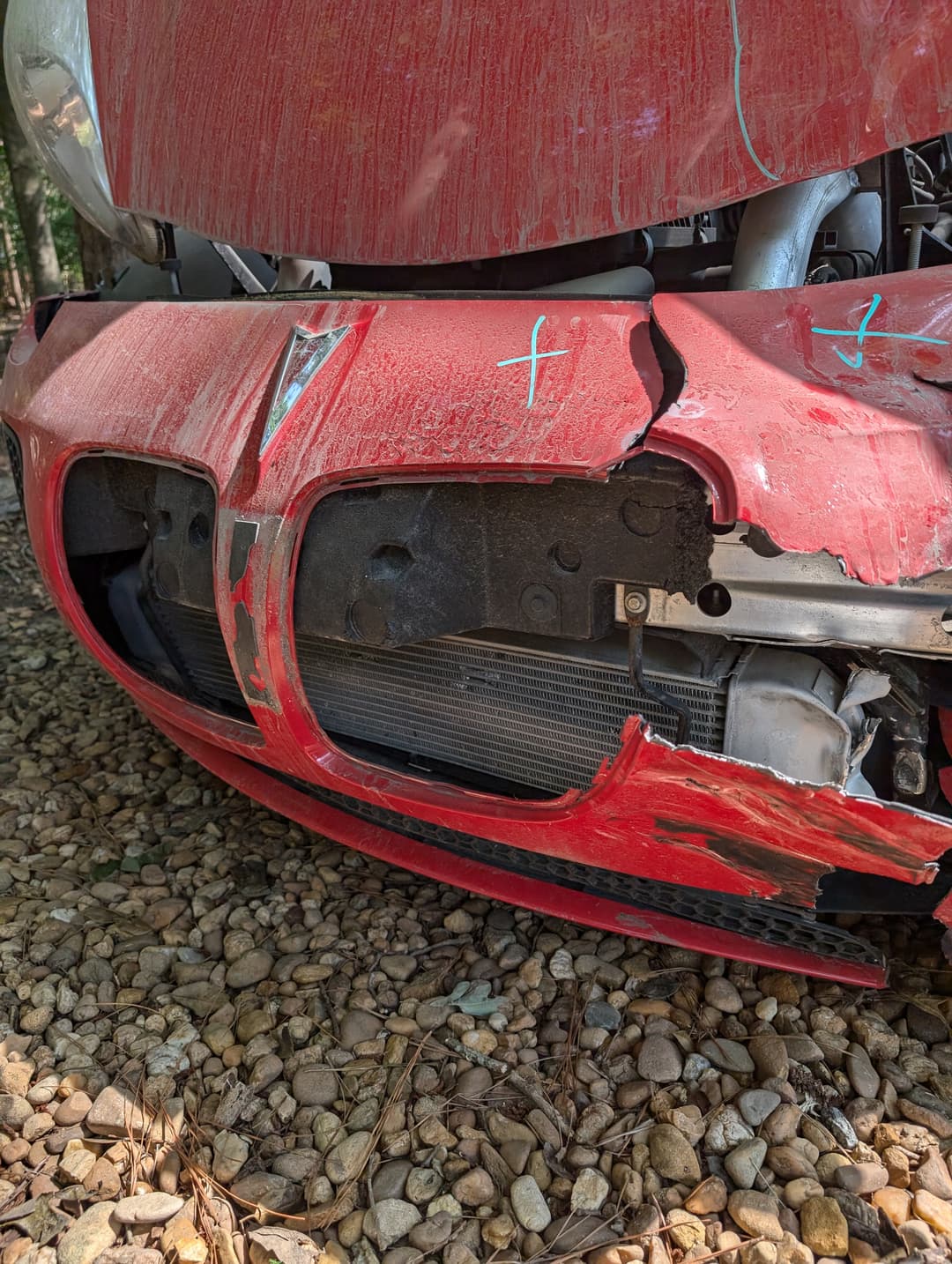 Pontiac Solstice, initial damage view 3.